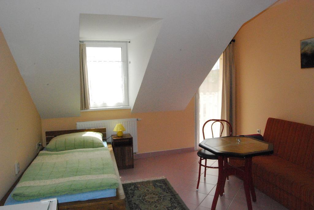 Hotel Karavan Panzio Kecskemét Pokoj fotografie